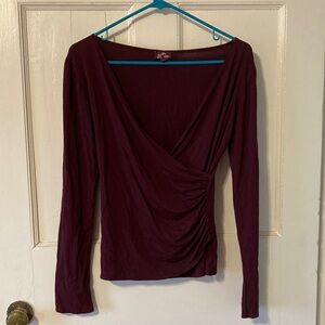 Salaam wine cross chest top